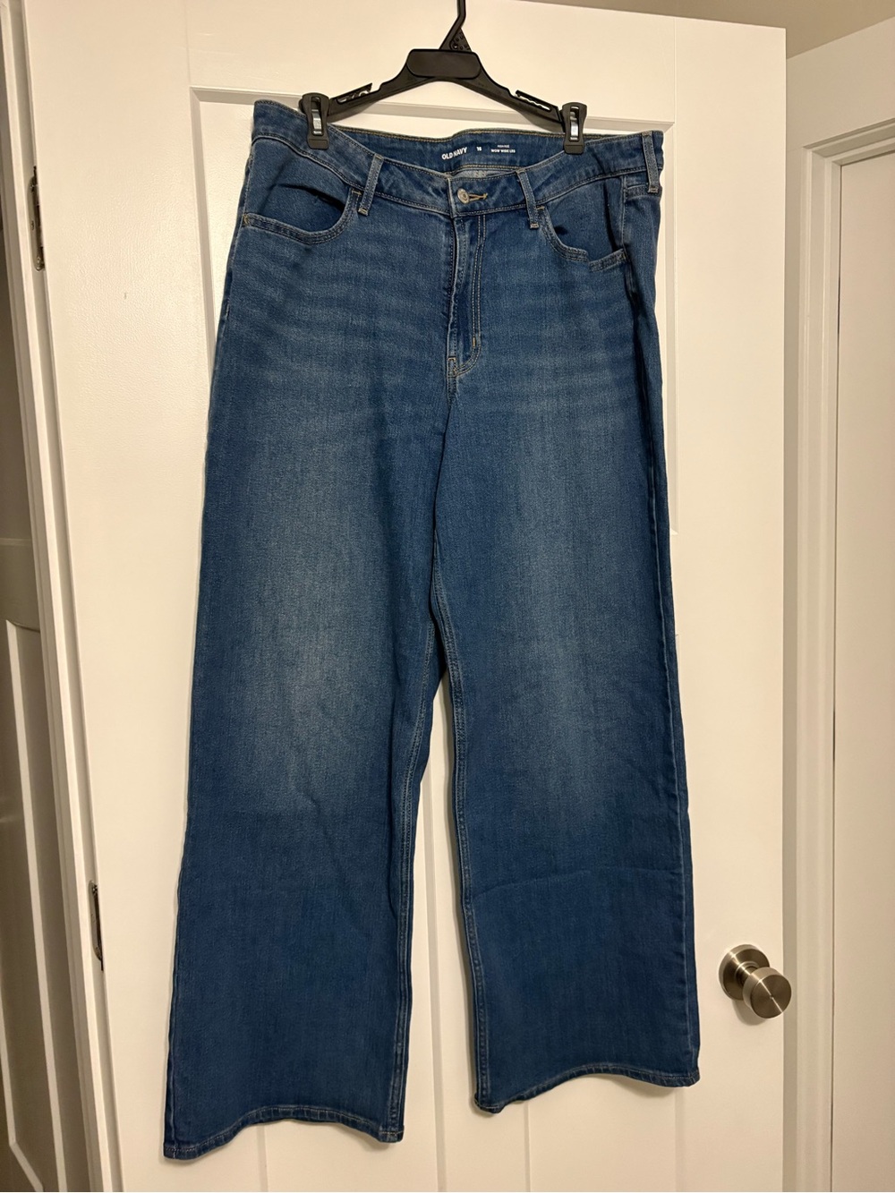 Old Navy Wide-Leg Women's Jeans in Medium Blue Wash